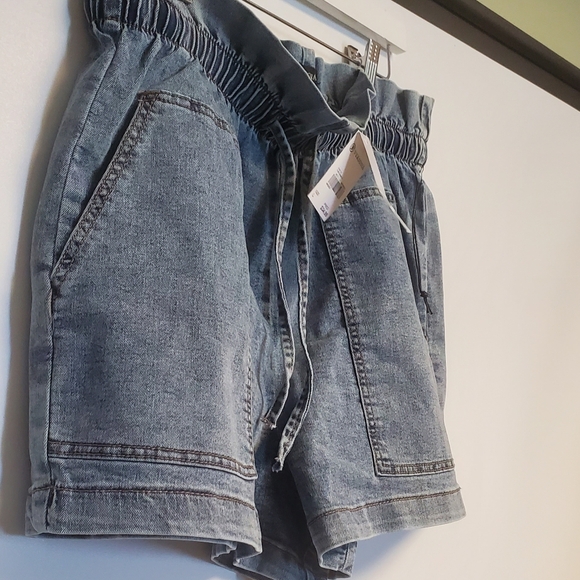 NWT Versona High Waist Paperbag Denim Jean Shorts Size Large - Picture 2 of 6